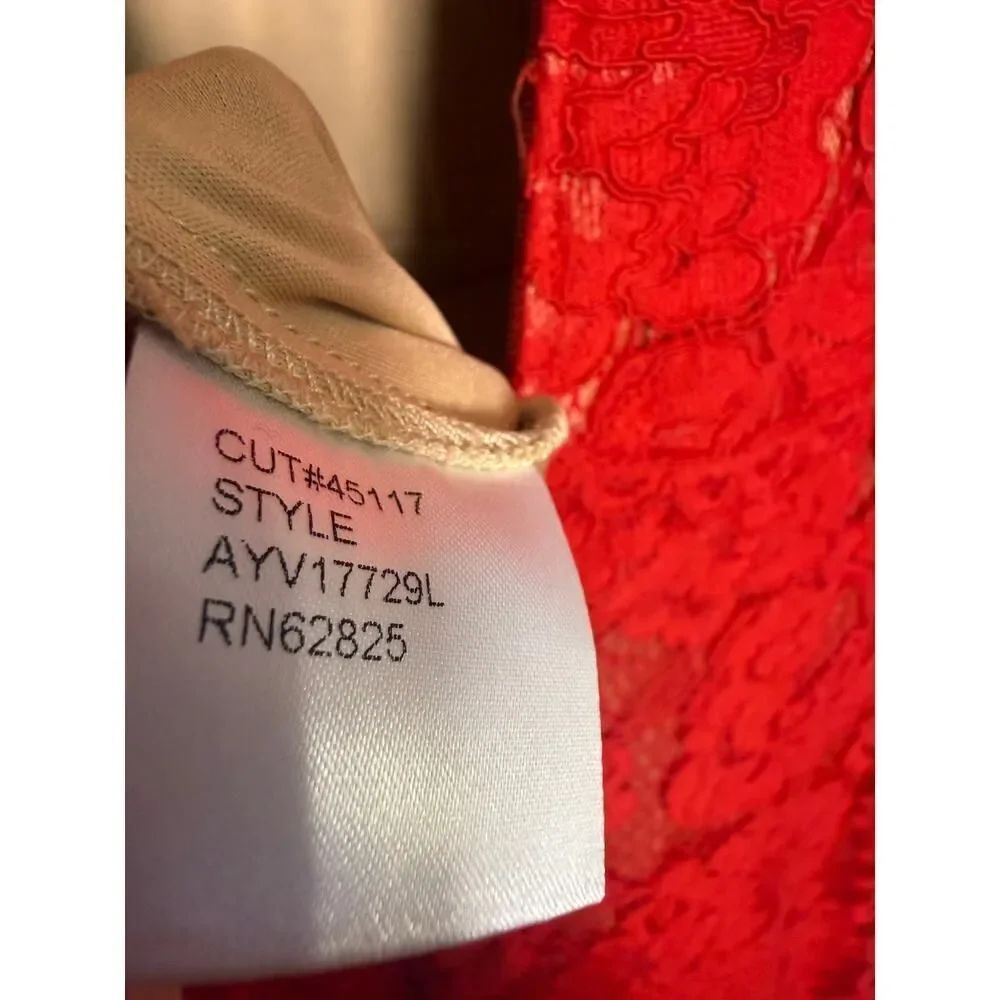 Tadashi Shoji Long Sleeve Lace Illusion Applique Evening Gown Women’s Sz. 8 - Picture 7 of 7